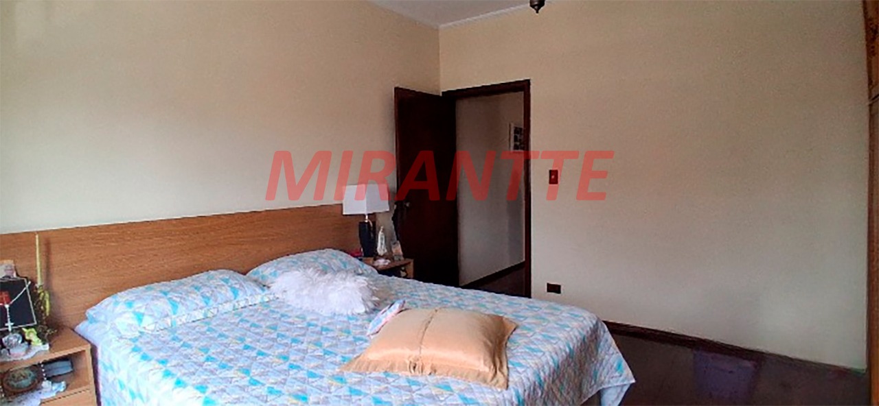Sobrado de 204m² com 4 quartos em Vila Maria Alta