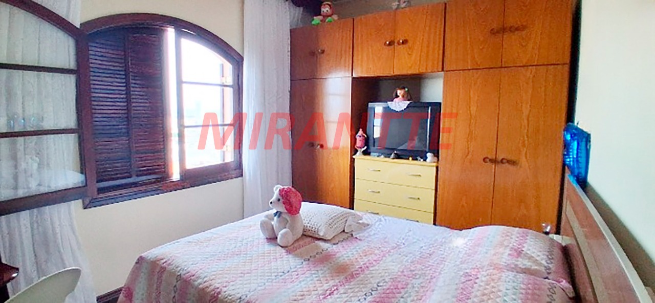 Sobrado de 204m² com 4 quartos em Vila Maria Alta