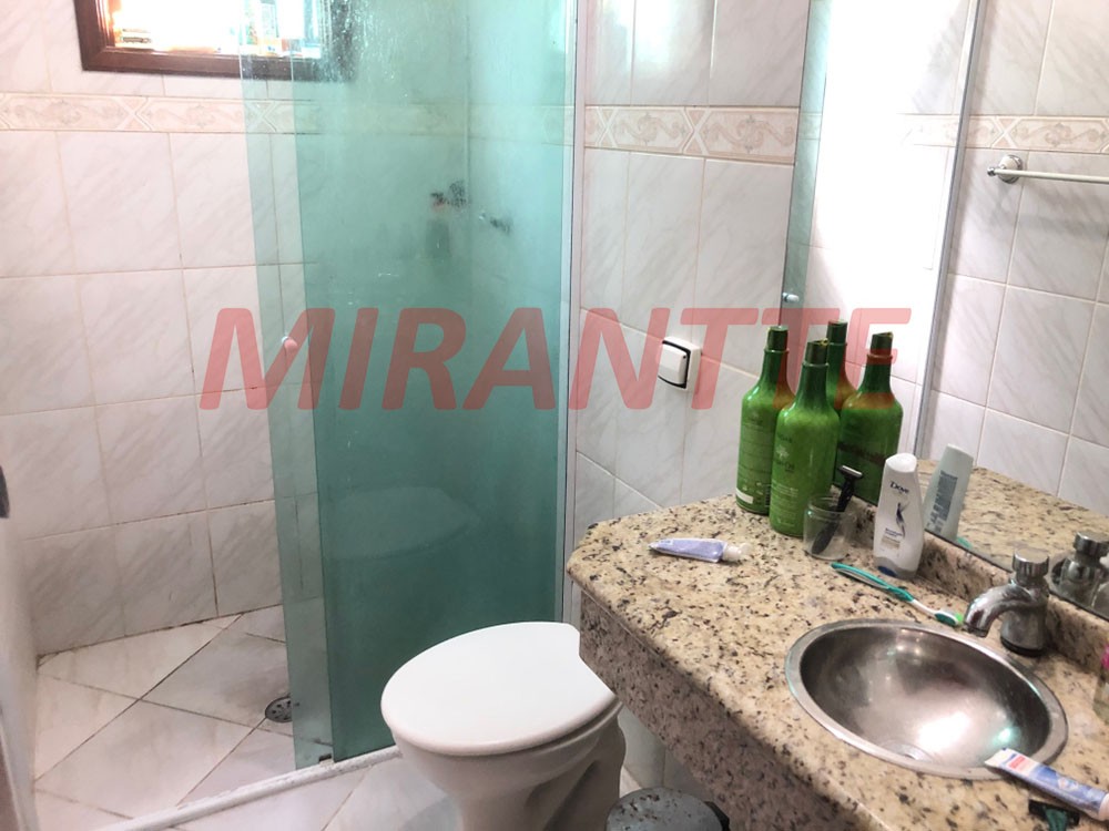 Sobrado de 207m² com 3 quartos em Jardim Flor da Montanha