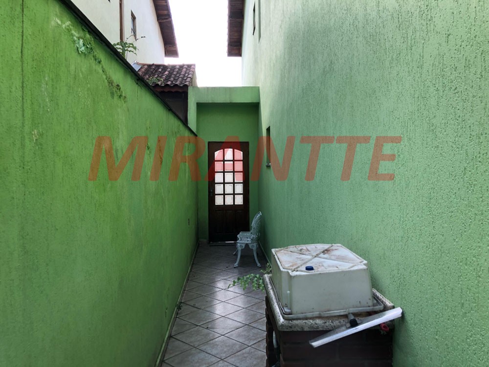 Sobrado de 207m² com 3 quartos em Jardim Flor da Montanha