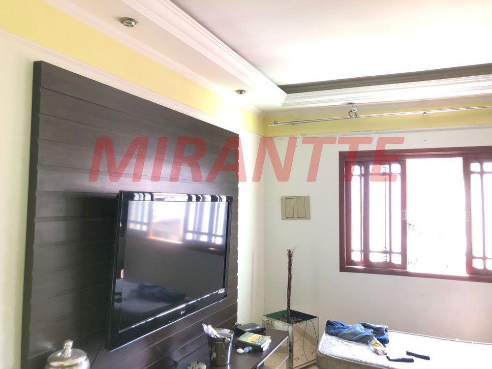 Sobrado de 207m² com 3 quartos em Jardim Flor da Montanha