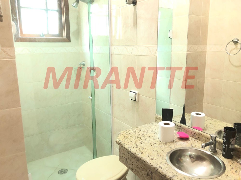Sobrado de 207m² com 3 quartos em Jardim Flor da Montanha