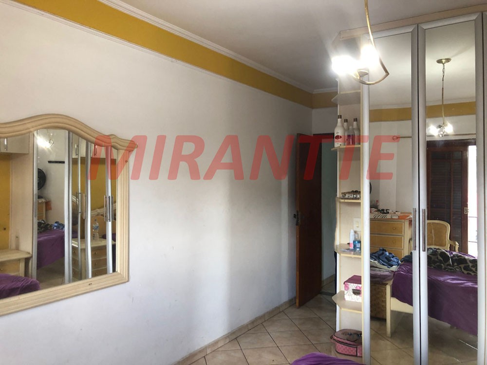 Sobrado de 207m² com 3 quartos em Jardim Flor da Montanha