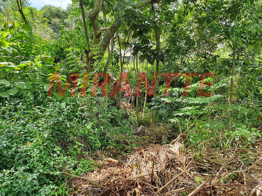 Terreno de 1370m² em Serra Da Cantareira