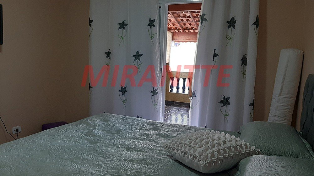 Sobrado de 257m² com 3 quartos em Taipas
