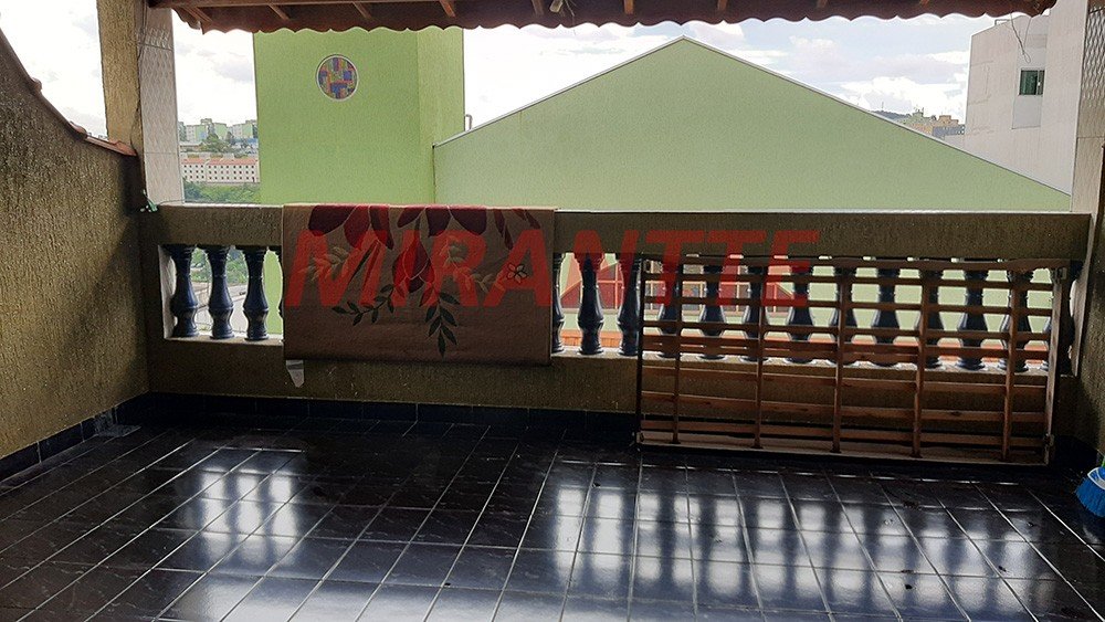 Sobrado de 257m² com 3 quartos em Taipas