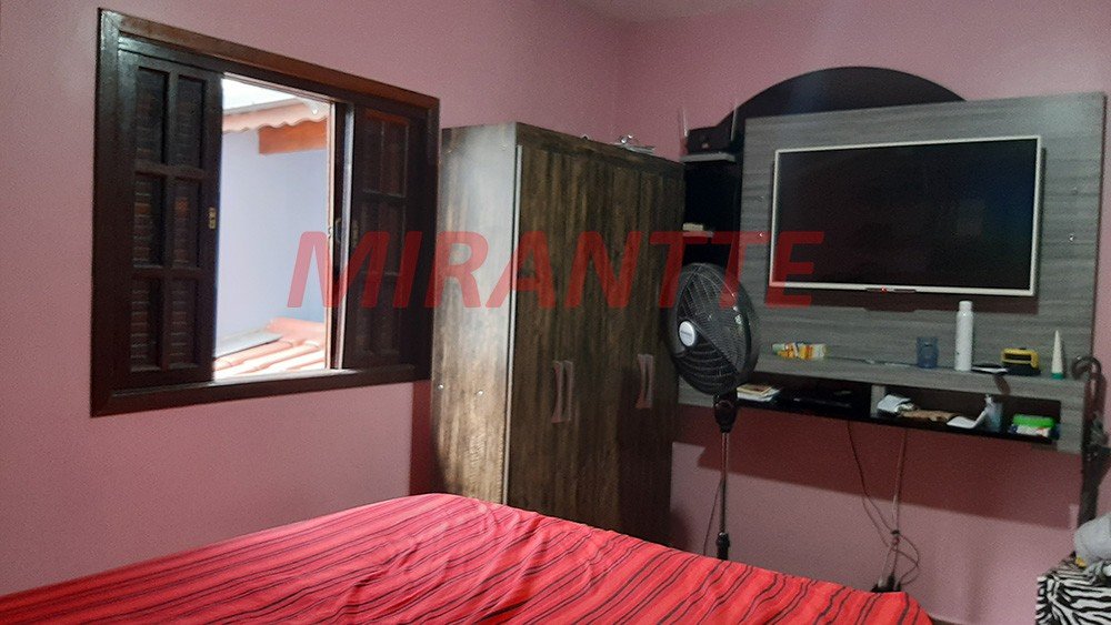 Sobrado de 257m² com 3 quartos em Taipas