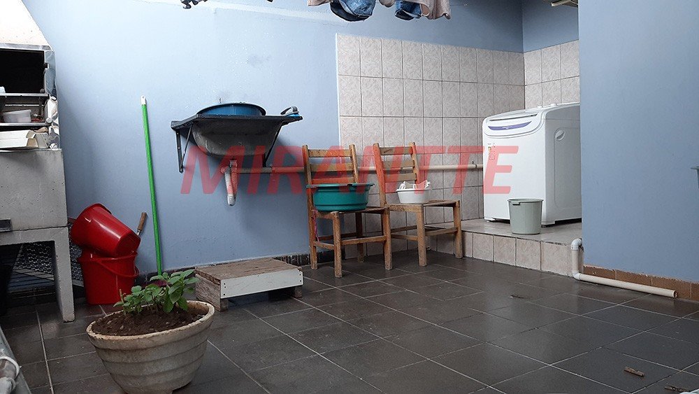 Sobrado de 257m² com 3 quartos em Taipas