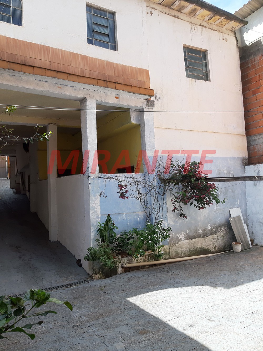 Sobrado de 208m² com 4 quartos em Imirim