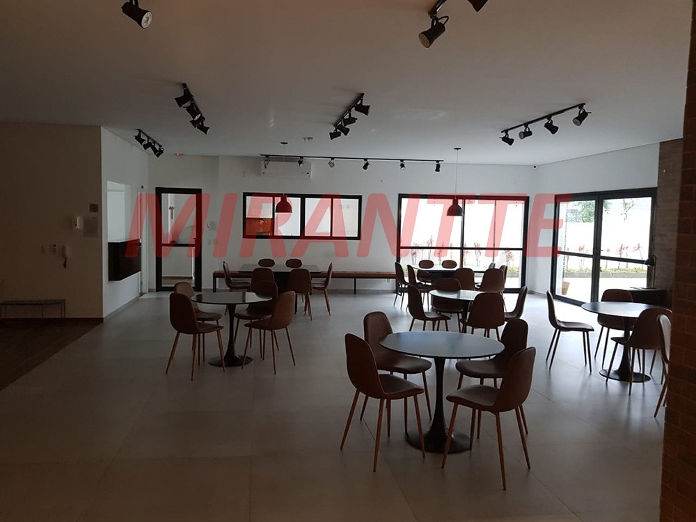 Apartamento de 57m² com 2 quartos em Vila Ester
