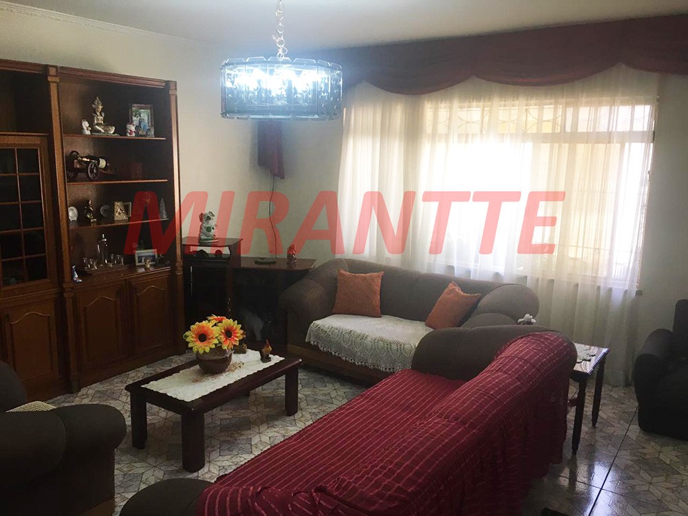 Sobrado de 197m² com 3 quartos em Vila Gustavo