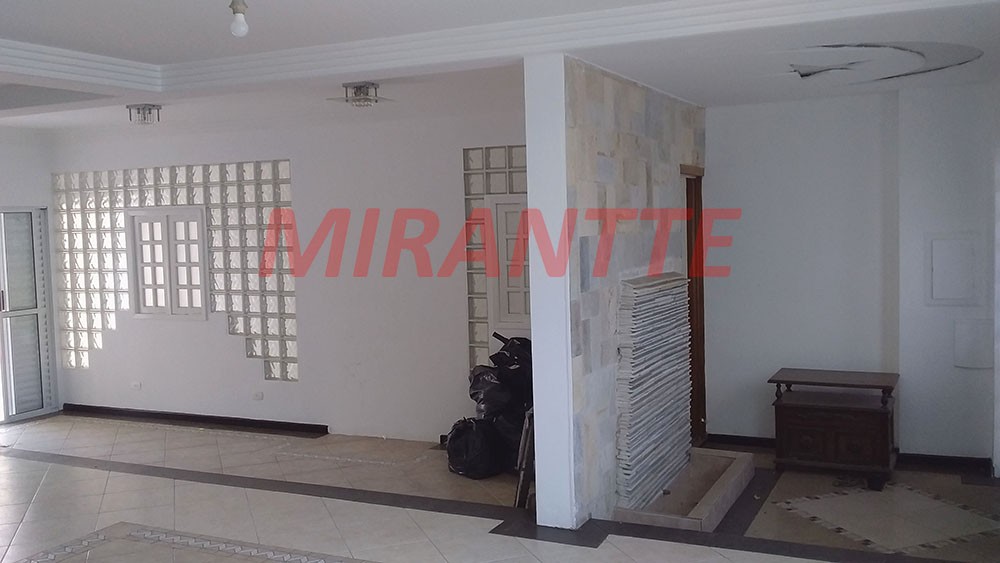 Sobrado de 270m² com 5 quartos em Santana