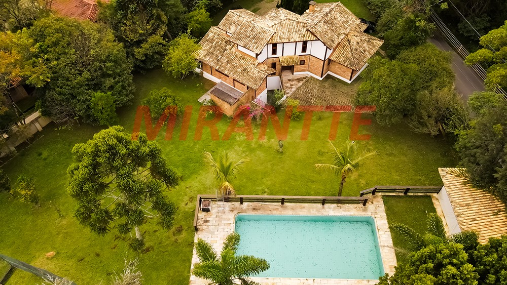 Sobrado de 446m² com 4 quartos em Parque Petropolis