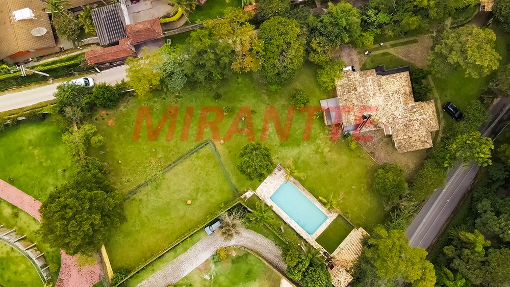 Sobrado de 446m² com 4 quartos em Parque Petropolis
