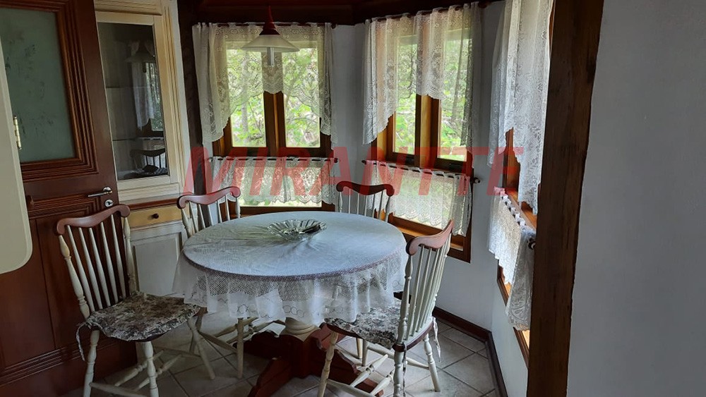 Sobrado de 446m² com 4 quartos em Parque Petropolis