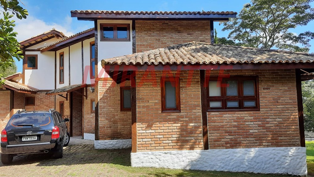 Sobrado de 446m² com 4 quartos em Parque Petropolis