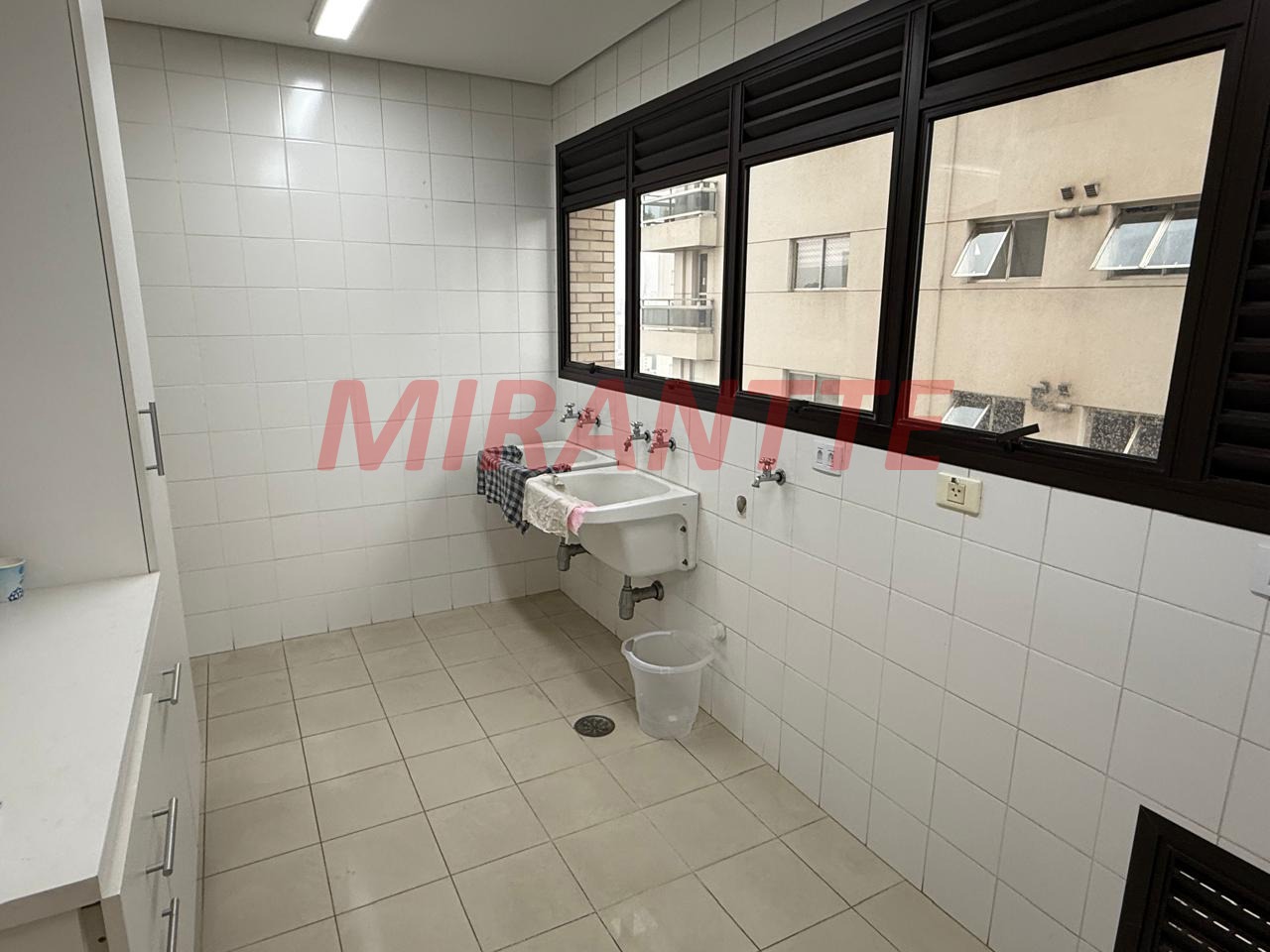 Apartamento de 220m² com 4 quartos em Santana