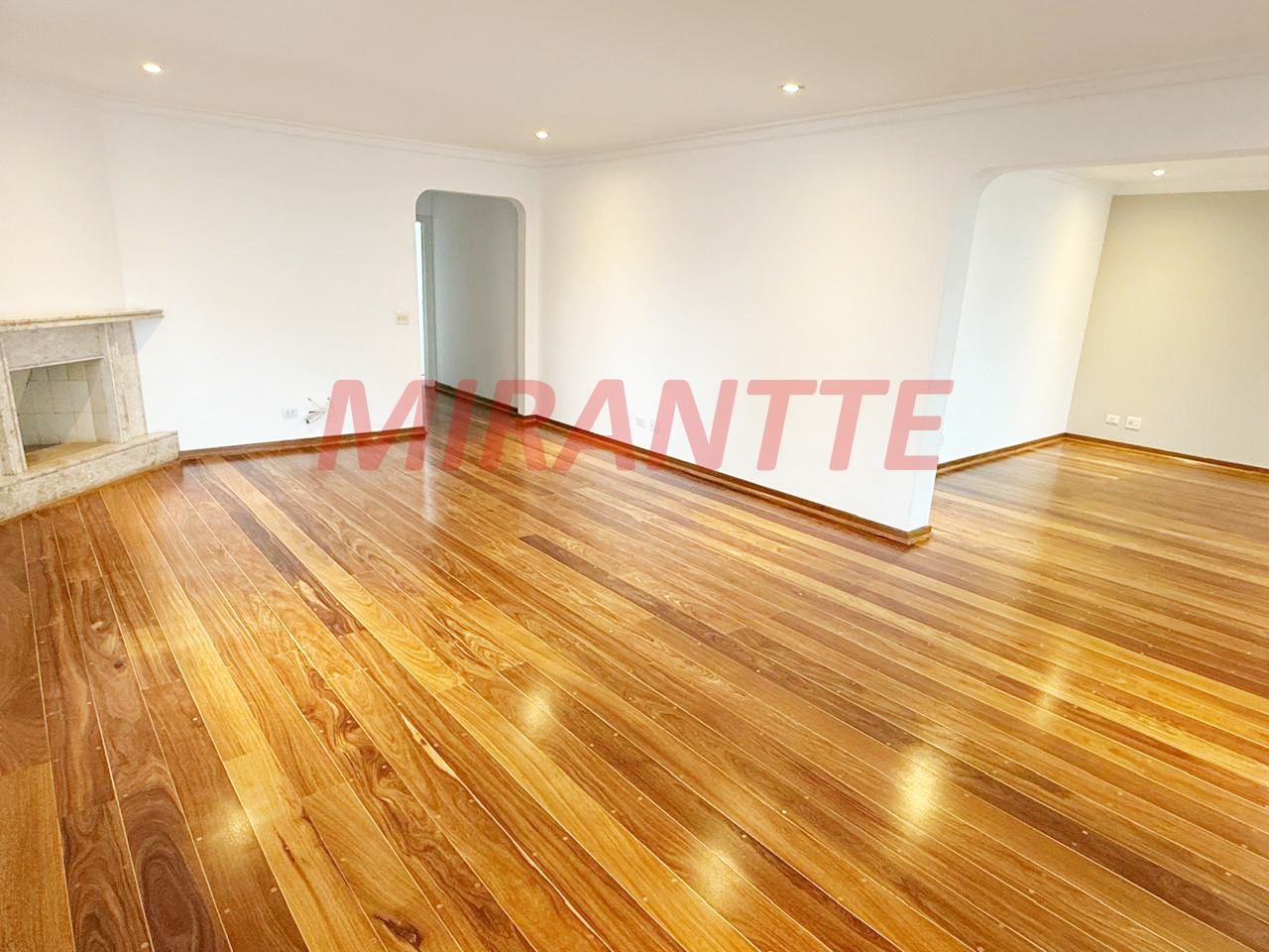 Apartamento de 220m² com 4 quartos em Santana