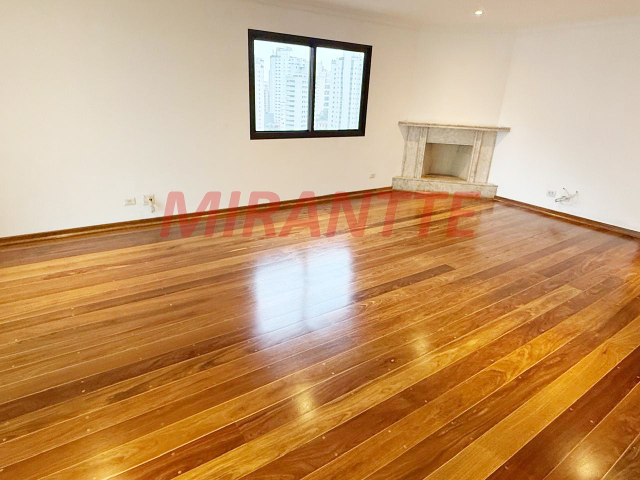Apartamento de 220m² com 4 quartos em Santana