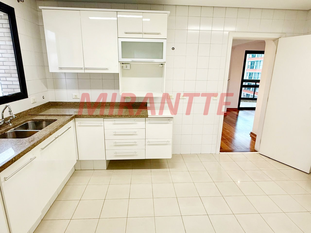 Apartamento de 220m² com 4 quartos em Santana