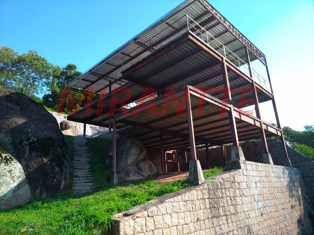 Terreno de 820m² com 4 quartos em Jardim Peri