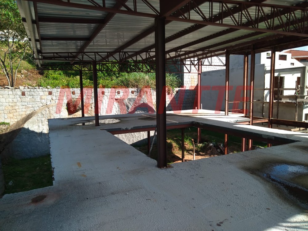 Terreno de 820m² com 4 quartos em Jardim Peri
