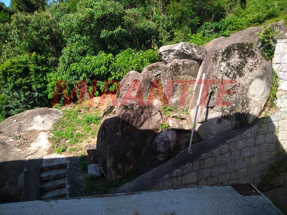 Terreno de 820m² com 4 quartos em Jardim Peri