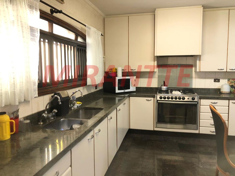 Sobrado de 571m² com 4 quartos em Vila Rosália
