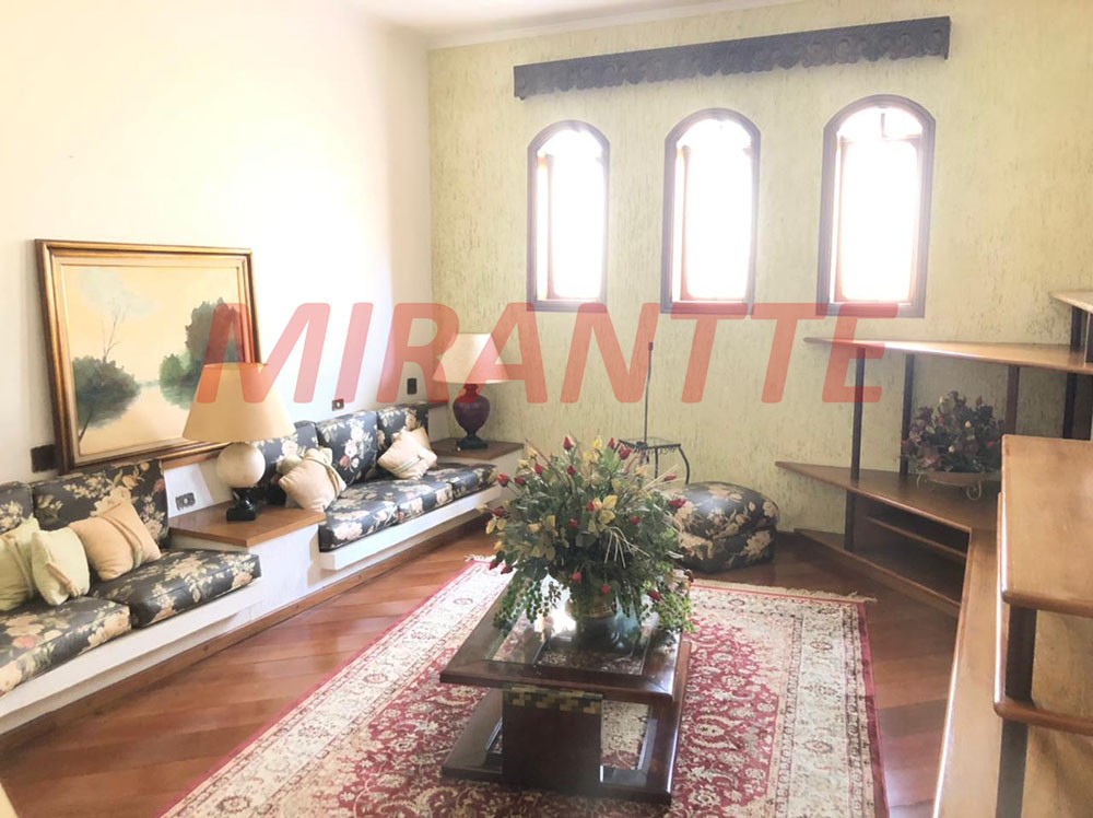 Sobrado de 571m² com 4 quartos em Vila Rosália