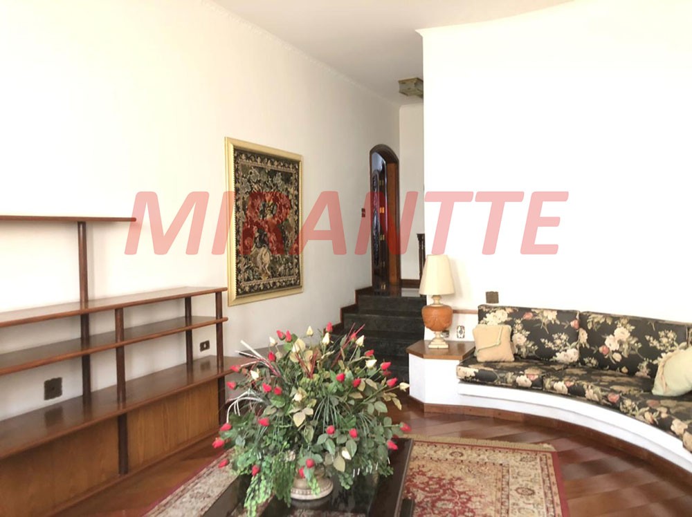Sobrado de 571m² com 4 quartos em Vila Rosália
