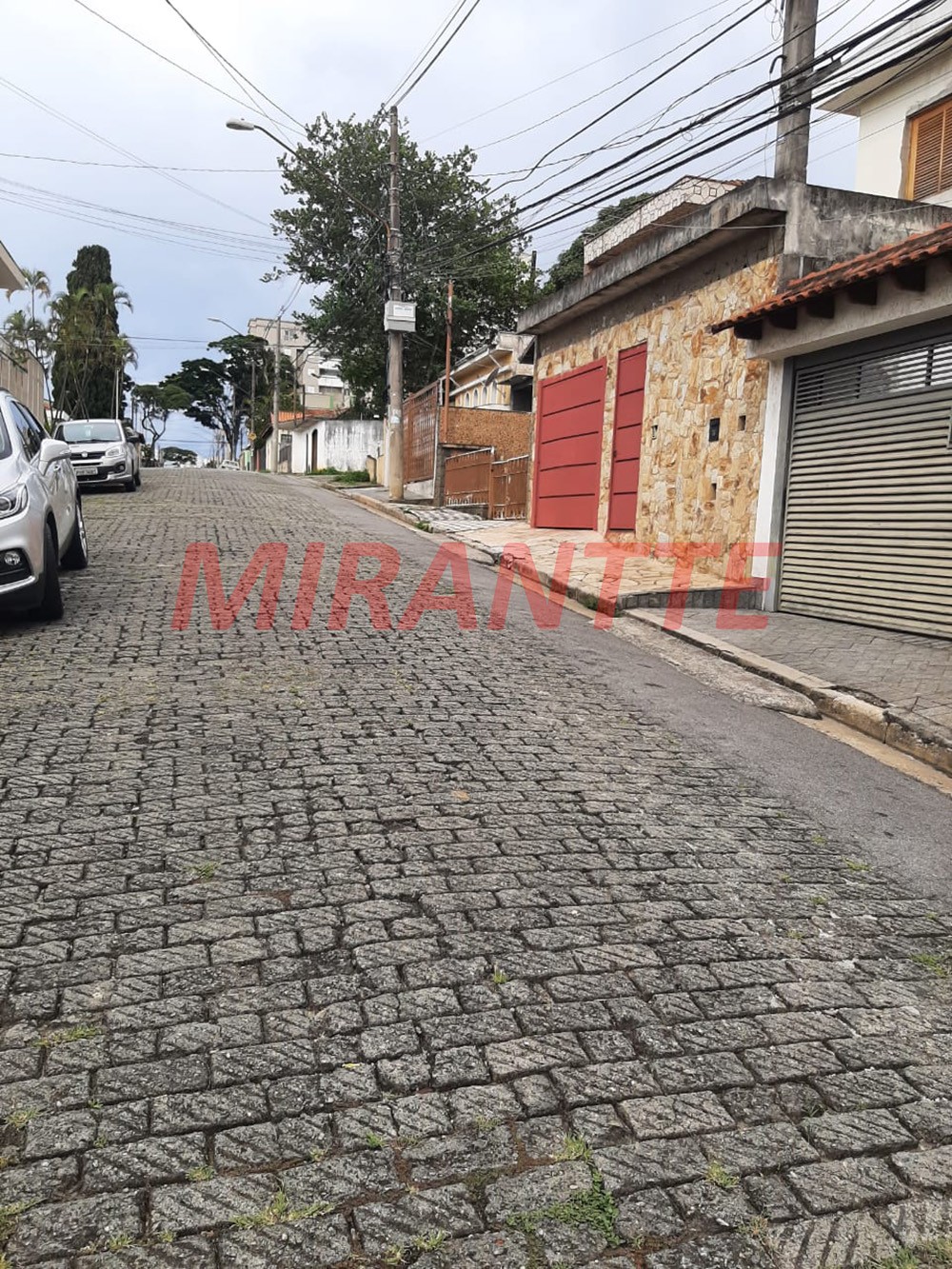 Sobrado de 190m² com 6 quartos em Vila Milton