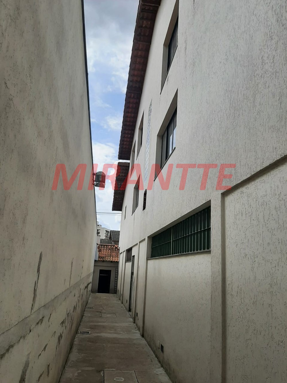 Sobrado de 190m² com 6 quartos em Vila Milton