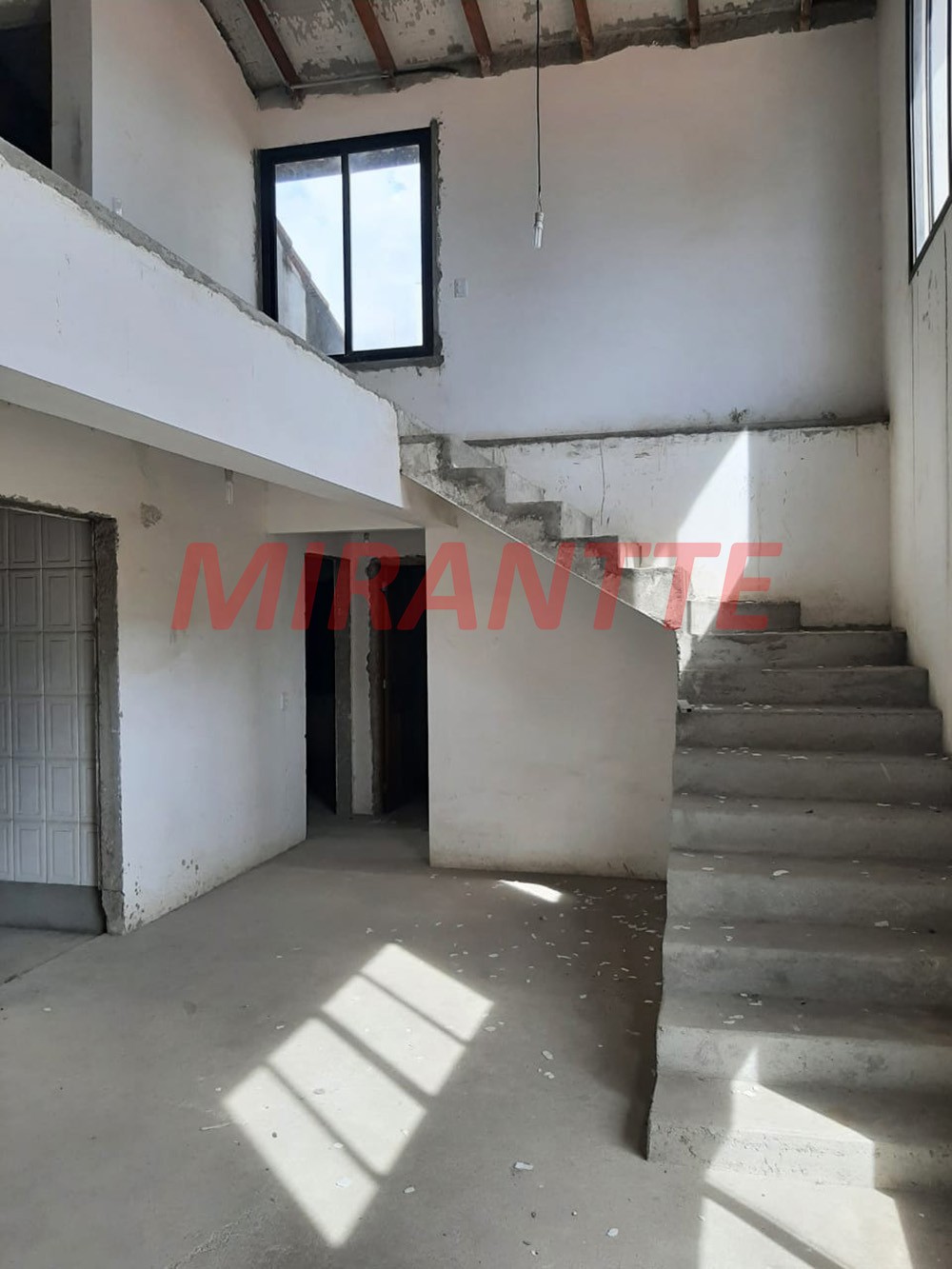 Sobrado de 190m² com 6 quartos em Vila Milton