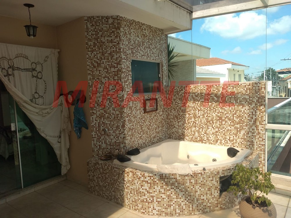 Sobrado de 110m² com 3 quartos em Vila Nova Carolina