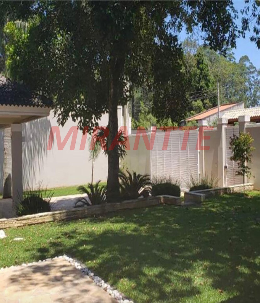 Sobrado de 700m² com 5 quartos em Serra Da Cantareira