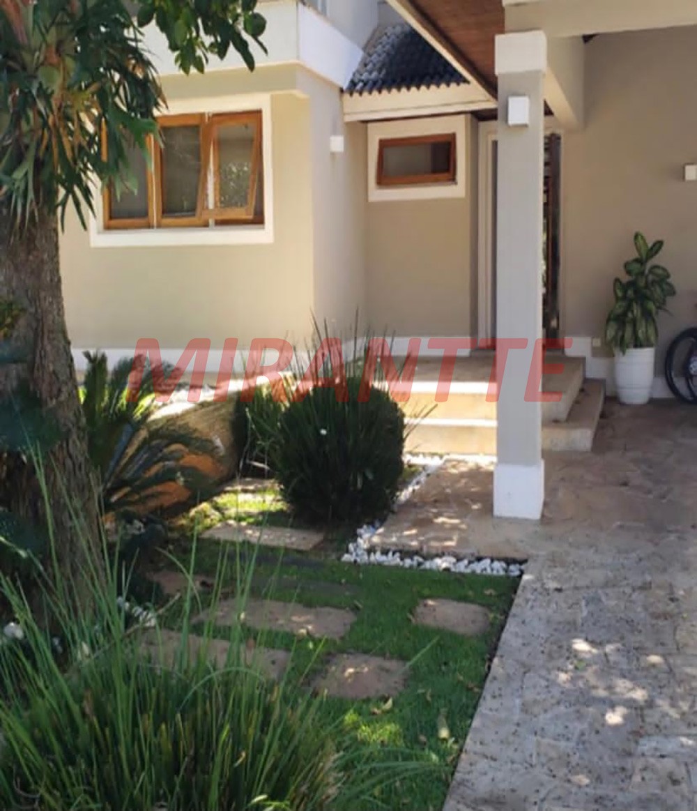 Sobrado de 700m² com 5 quartos em Serra Da Cantareira