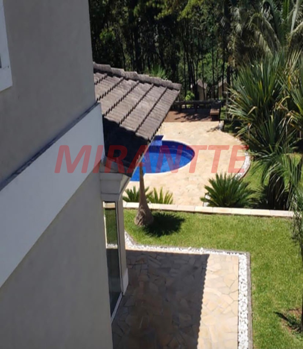 Sobrado de 700m² com 5 quartos em Serra Da Cantareira