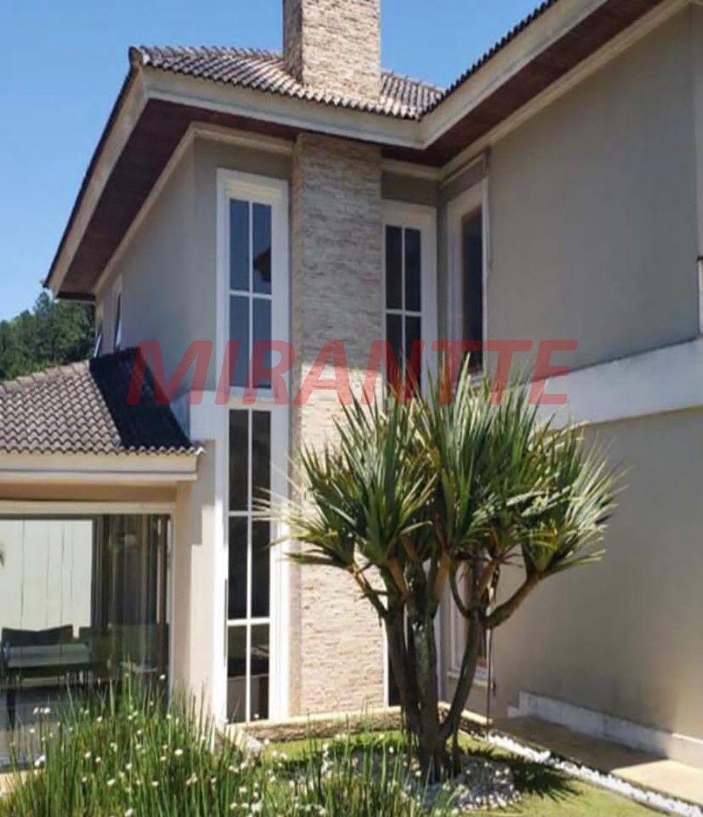 Sobrado de 700m² com 5 quartos em Serra Da Cantareira