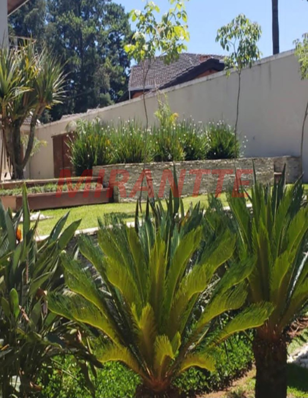 Sobrado de 700m² com 5 quartos em Serra Da Cantareira