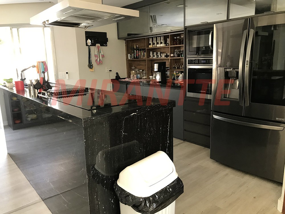Sobrado de 480m² com 3 quartos em Tucuruvi