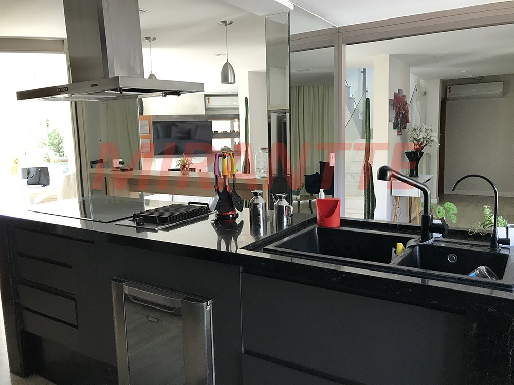 Sobrado de 480m² com 3 quartos em Tucuruvi