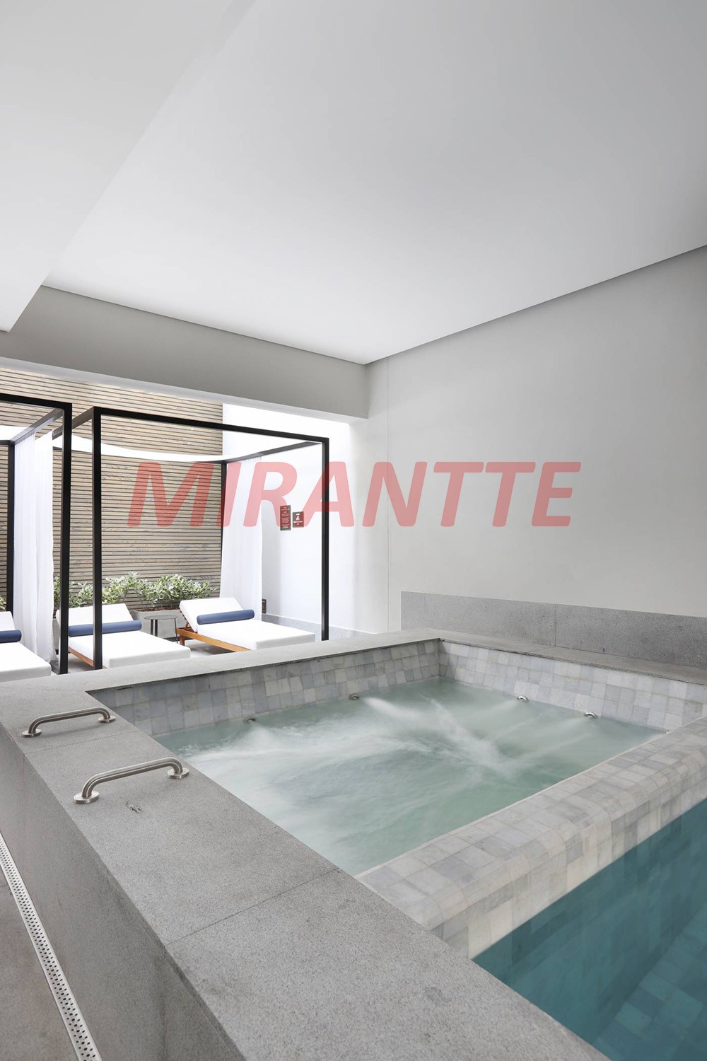 Apartamento de 248m² com 3 quartos em Vila Nova Conceição