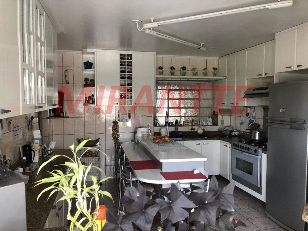 Sobrado de 400m² com 3 quartos em City América