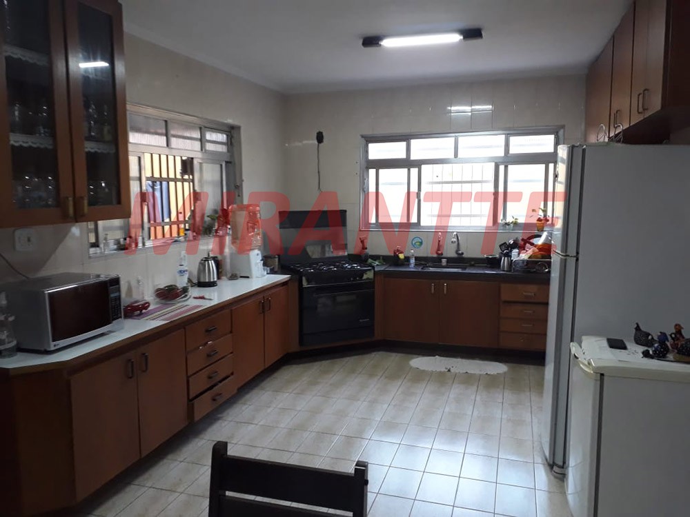 Sobrado de 191m² com 4 quartos em Parada Inglesa