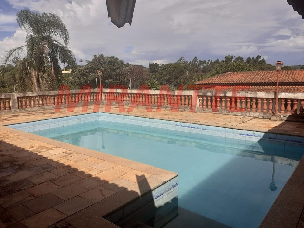 Casa terrea de 680m² com 4 quartos em CENTRO