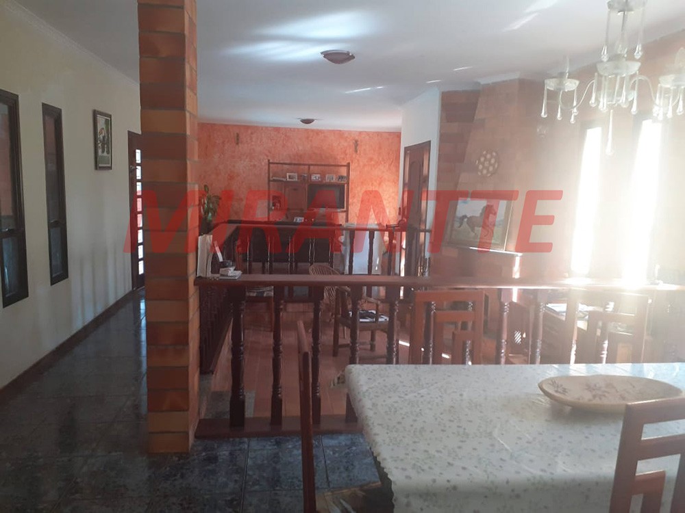 Casa terrea de 680m² com 4 quartos em CENTRO