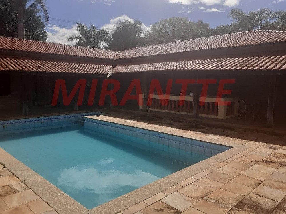 Casa terrea de 680m² com 4 quartos em CENTRO