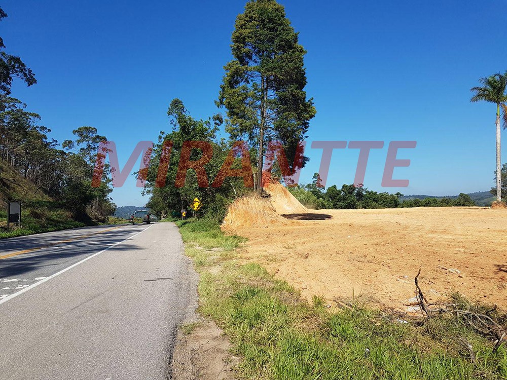 Terreno de 18000m² em CENTRO