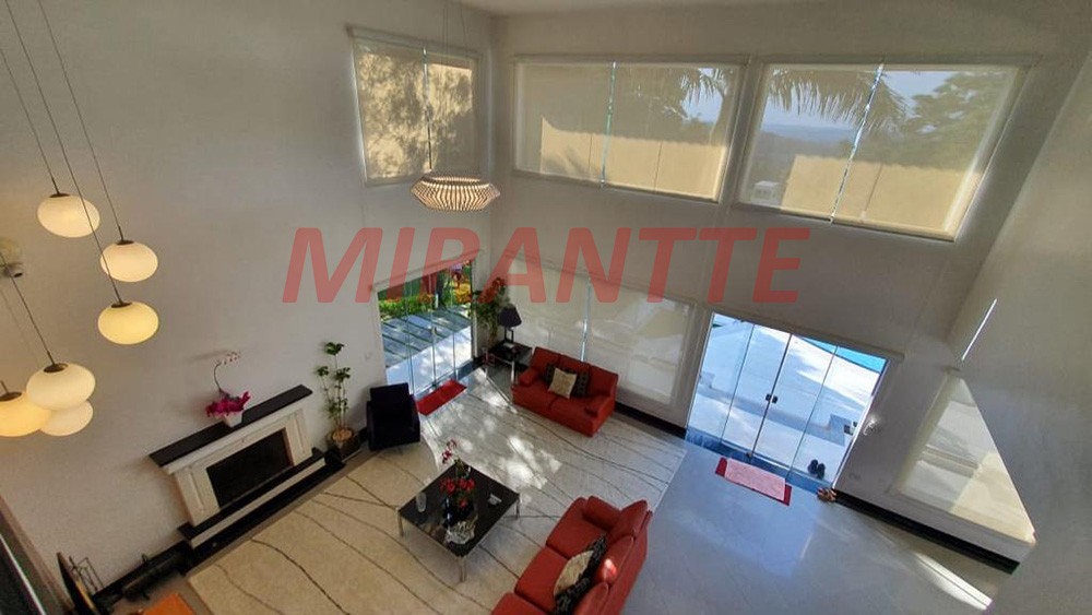 Sobrado de 319m² com 3 quartos em Serra Da Cantareira