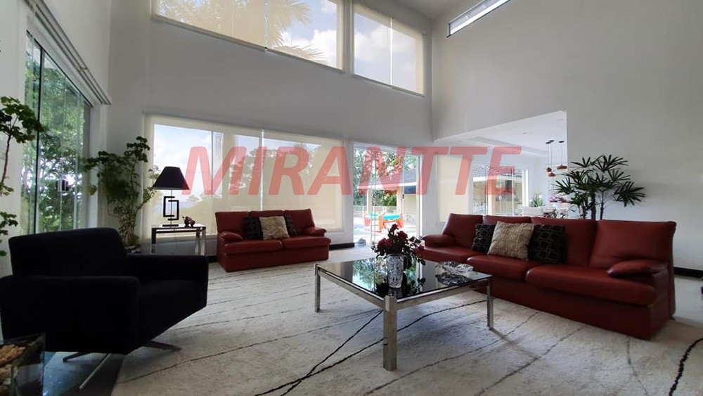 Sobrado de 319m² com 3 quartos em Serra Da Cantareira